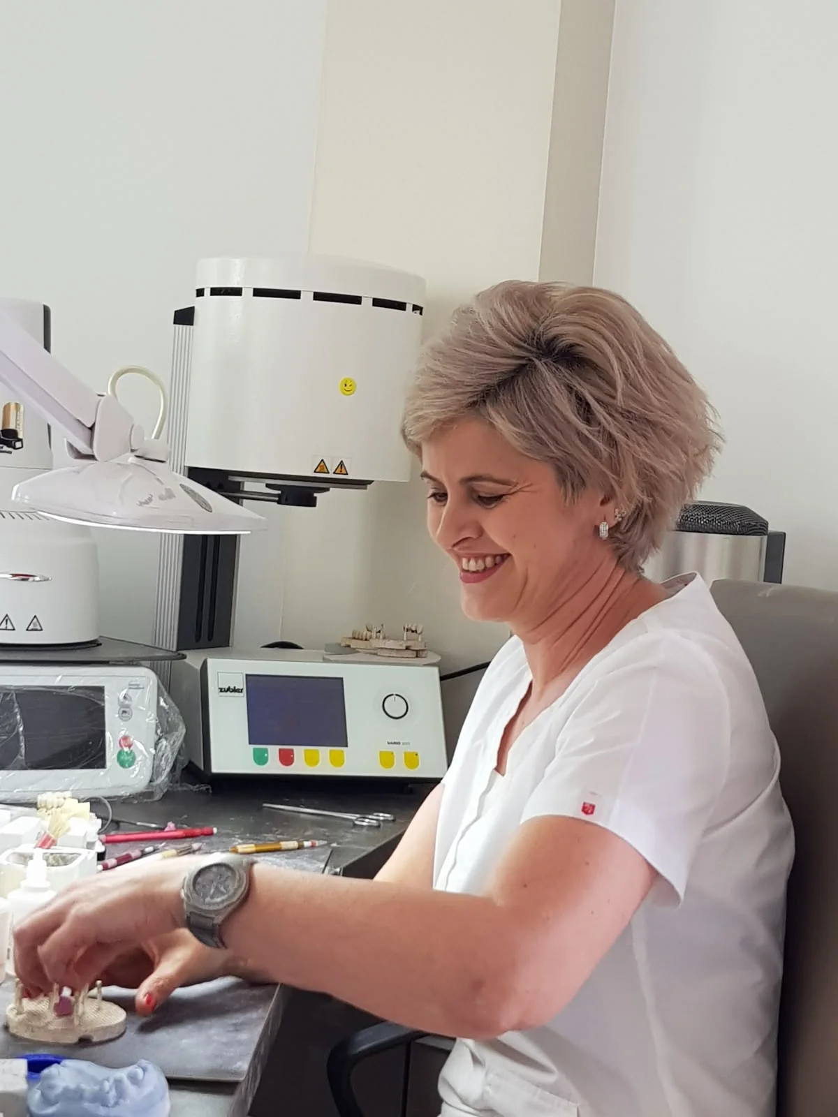 Realizare ceramică dentară în laboratorul Alkaterra Dental Pitești
